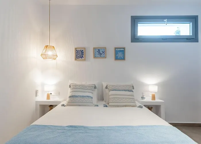 Avona, Kastraki Naxos, By Naxosvibe Kastrákion