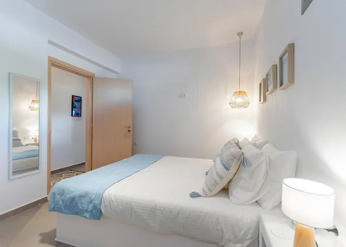 Avona, Kastraki Naxos, By Naxosvibe Kastrákion