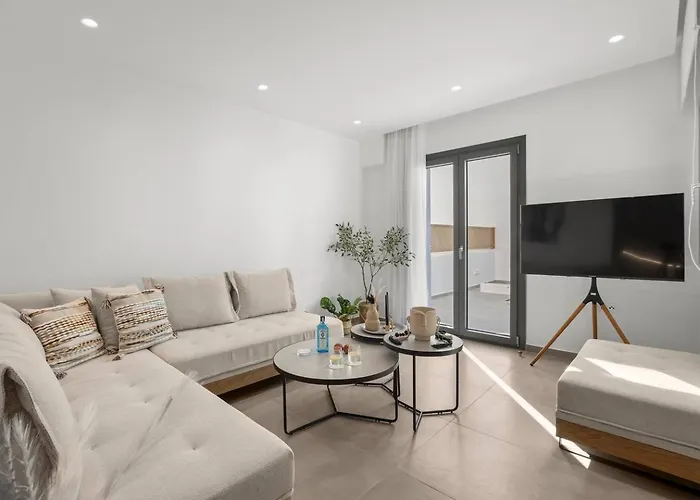 Avona, Kastraki Naxos, By Naxosvibe *