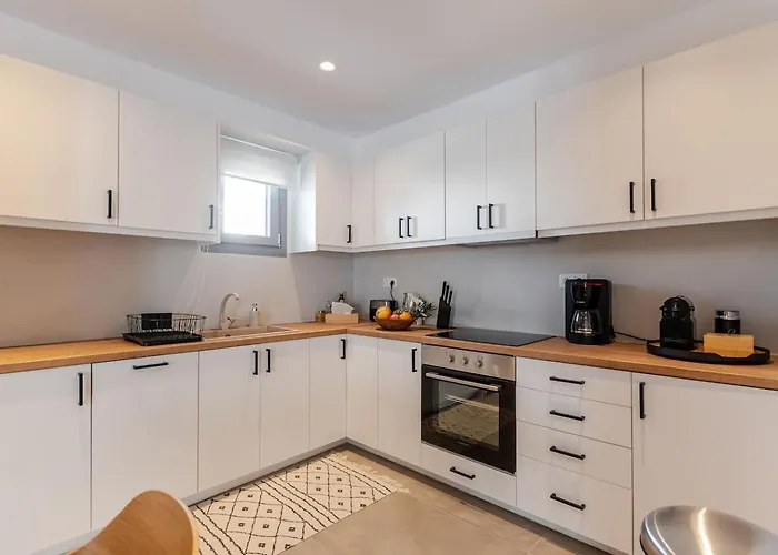 Avona, Kastraki Naxos, By Naxosvibe Kastrákion